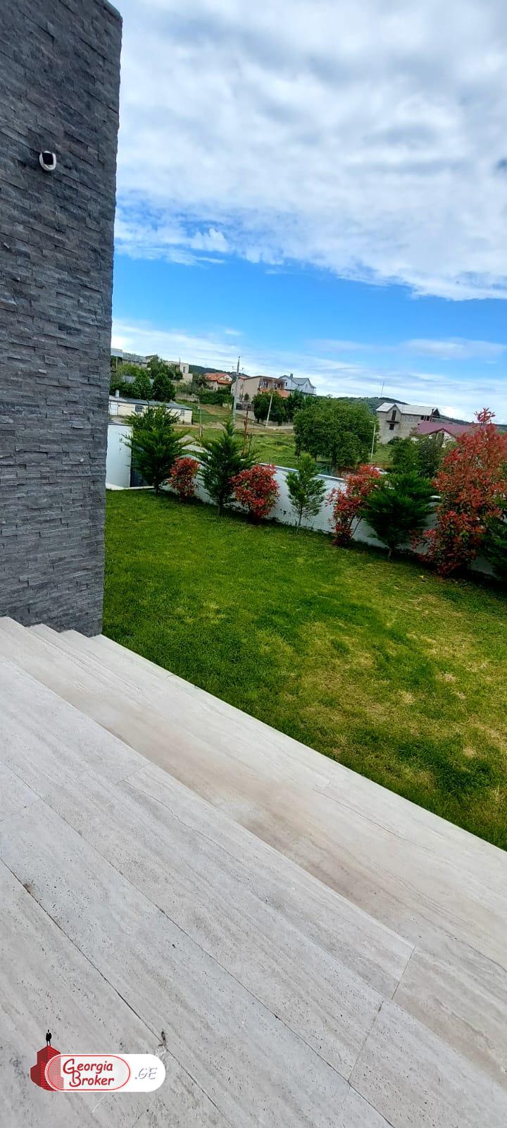 nearly repaired 5-room house for sale